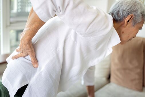 hip joint symptoms in men